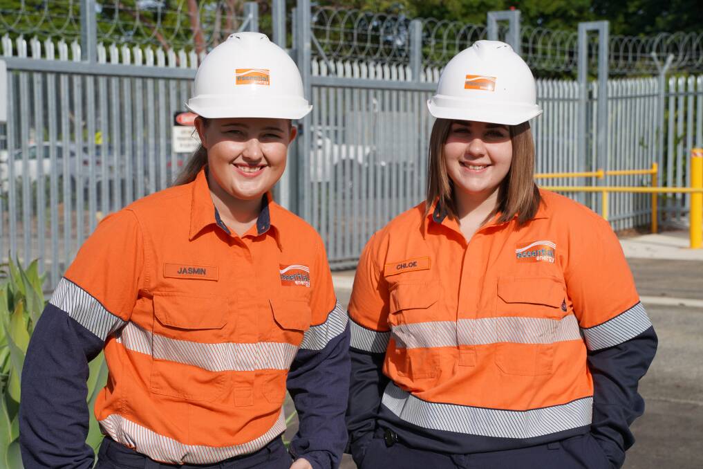 Essential Energys next generation of apprentices and trainees are rolling up their sleeves and leading the charge of our future energy needs. Picture supplied 